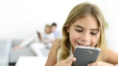 Une fillette de 8 ans réussit à vider le compte de ses parents sur l'app store