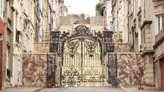 Les passants hallucinent à la vue de cette œuvre de street-art en trompe-l'œil, désignée « plus belle fresque de France »