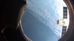 ISS : l'arrimage de la capsule Dragon en time-lapse