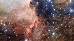 Close-up view of the star cluster NGC 6193 and nebula NGC 6188