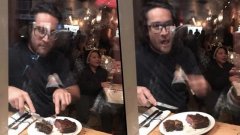 Ce restaurateur dévore un énorme steak devant une manifestation de vegans