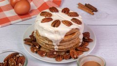 Transformez le fameux carrot cake en pancakes totalement healthy !