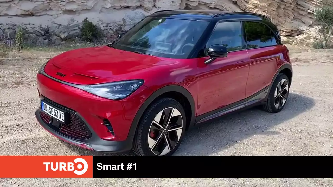 La nouvelle Smart #1 est un crossover électrique à l'air grincheux