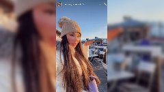 Maeva Ghennam : en haut des pistes sans savoir skier, elle interpelle les internautes