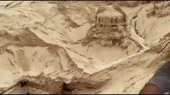 Dieser 300 Jahre alte indische Tempel war von Sand begraben und wurde erst kürzlich ausgegraben