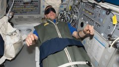 Pourquoi les astronautes dorment avec un ventilateur à côté d'eux ?