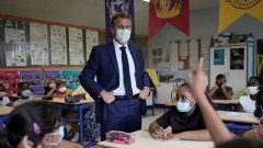 Emmanuel Macron dévoile son salaire à des écoliers marseillais ? VIDEO