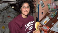 Les astronautes mangent mexicain à bord de l’ISS