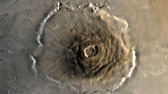 Mars : découvrez Olympus Mons, le plus grand volcan du Système solaire