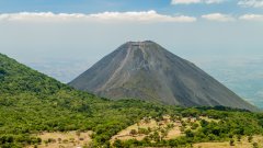 Les terres volcaniques du Salvador avec Jacques-Marie Bardintzeff