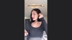 Cloé Cooper : La candidate nous fait rêver avec son haul de Noël