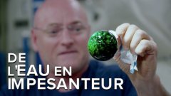 Une fascinante bulle d'eau colorée et effervescente à bord de l'ISS