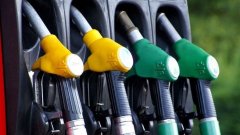 Carburant : l'Allemagne baisse ses taxes et réduit de 30 centimes le prix du litre d'essence