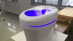 Ces toilettes futuristes recyclent les excréments et font gagner de l'argent à ceux qui y font leurs besoins
