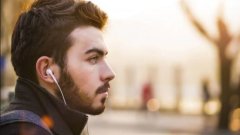 Porter des écouteurs endommage vos oreilles
