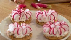 Transformez vos apéritifs avec ces mini tartelettes aux radis !