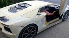 Ce thaïlandais s'est fabriqué sa propre Lamborghini comme il a pu... Bon bricoleur