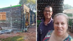 Un couple sans revenus construit leur maison avec des bouteilles de verre