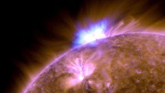 Une puissante éruption solaire le 29 novembre 2020