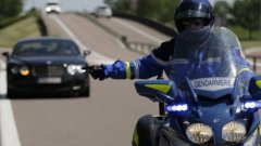 France : Arrêté à 110 au lieu de 50 km/h, il explique que son TOC l’oblige à toujours rouler à 110