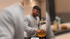 Illan : Il se fait draguer par l'ex de Vivian ? Découvrez les images !