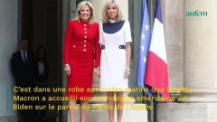 Brigitte Macron en robe en dentelle noire aux découpes sur les