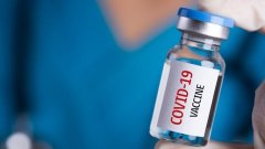 Covid-19 : l'Inserm lance un appel aux personnes volontaires, « y compris les les plus âgées » pour tester des vaccins