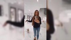 Kim Glow : Très émue, elle dévoile un Home Tour de sa nouvelle maison !
