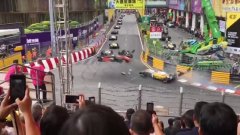 L'accident spectaculaire de la pilote allemande Sophia Flöersch au Grand Prix F3 de Macao
