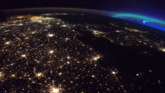 La Terre de nuit filmée en timelapse par Thomas Pesquet