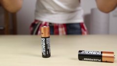 Der unglaubliche Trick, um zu wissen, ob eine Batterie voll oder leer ist