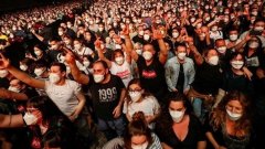 « Aucun signe » de contamination au Covid-19, après un concert test de 5 000 personnes à Barcelone