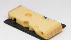 Gruyère ou Emmental : voici comment faire la différence entre les 2 fromages