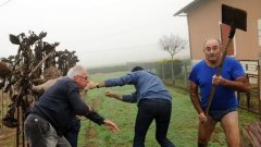Landes : « L'homme au slip et à la pelle » demande 200 000 euros à France Télévisions