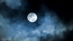 Ce jeudi 28 janvier, la première pleine Lune de l'année, surnommée Lune du Loup, s'invitera dans le ciel