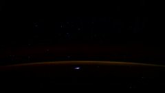 Spectaculaires images de la comète Lovejoy depuis l’ISS