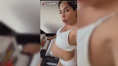 Kim Glow : Angoissée qu'on lui déclenche l'accouchement, elle opte pour une technique