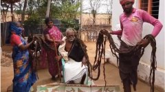 Dieser 95 Jahre alte Inder behauptet, seine Haare, die jetzt 7 m lang sind, nie geschnitten zu haben!