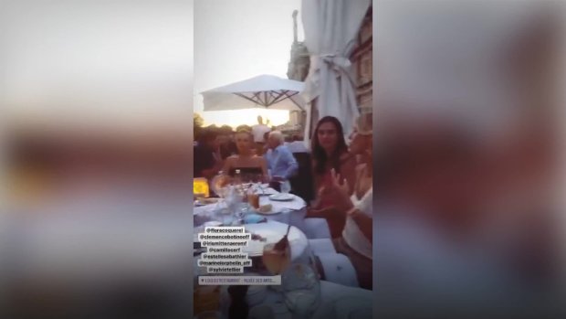 Iris Mittenaere retrouve ses consœurs Miss France pour un dîner sur Paris !